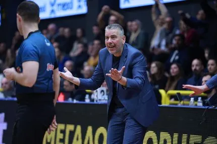 Παπαθεοδώρου: "Παίζουμε πάντα με 20 βολές λιγότερες, ο αντίπαλος είναι μεγάλος και είναι εκτός"