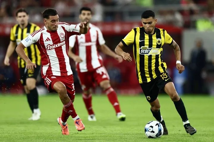 Stoiximan Super League: Οι παίκτες που είναι στο όριο για να χάσουν την πρεμιέρα των playoffs – playouts, ο κανονισμός για τις κάρτες