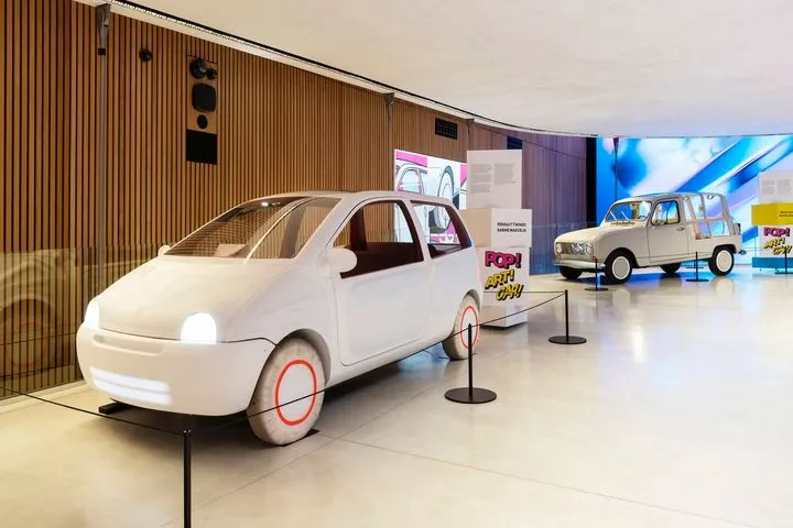 H Renault τολμά τη διαφορετική προσέγγιση στον κόσμο του αυτοκινήτου, “παντρεύοντας” ρόδες και τέχνη