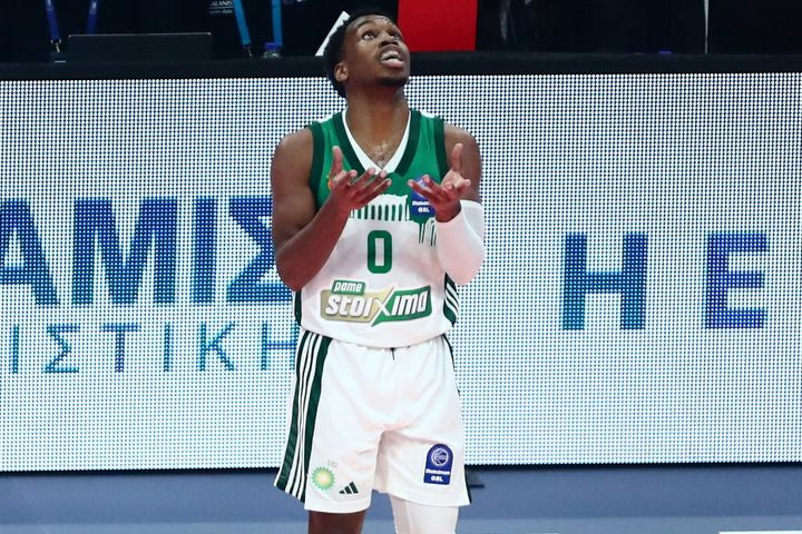 Σορτς: “Όταν φοράς αυτή τη φανέλα έχεις πάντα υπερηφάνεια και πίεση – Ο Ναν μας έδωσε κίνητρο στα αποδυτήρια”