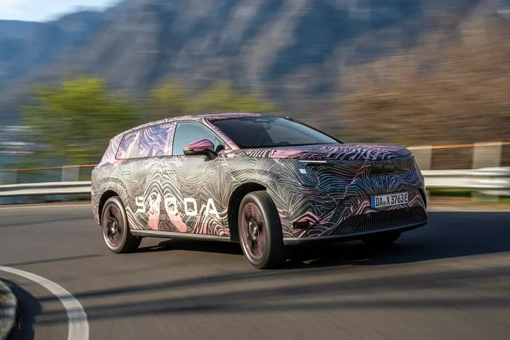 Αυτές είναι οι πρώτες εικόνες και όλα όσα ξέρουμε για το νέο Peaq, το μεγαλύτερο SUV στη γκάμα της Skoda
