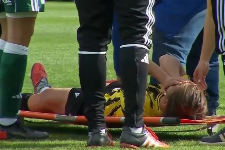 Σοβαρός τραυματισμός για τη Στεφάτου που ούρλιαζε από τον πόνο, μεταφέρθηκε εσπευσμένα στο νοσοκομείο