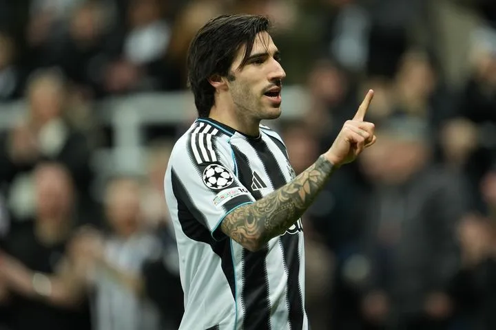 Μάντσεστερ Γιουνάιτεντ: Τονάλι ο κορυφαίος καλοκαιρινός στόχος της για τη μεσαία γραμμή