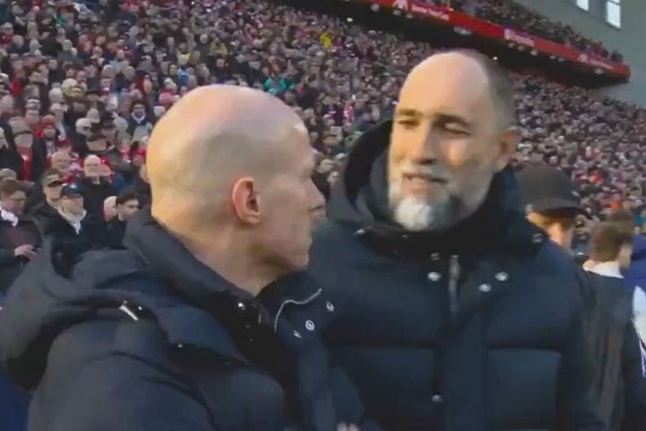 Λίβερπουλ – Τότεναμ: Χαλαρός Τούντορ, έσπευσε να χαιρετήσει τον Σλοτ, αλλά πήγε σε λάθος φαλακρό