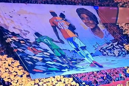 Δάκρυσε ο Όσιμεν: Το συγκινητικό πανό των οπαδών της Γαλατασαράι για την εκλίπουσα μητέρα του