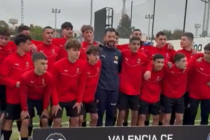 Ο χαιρετισμός του Ντανζούμα στην Ελλάδα μέσω του SPORT24 και το “Ολυμπιακός” του Κορμπεράν