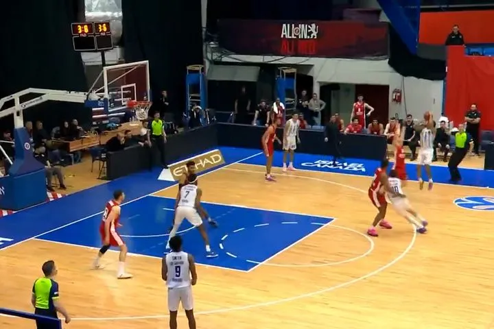 Το μεγάλο τρίποντο του Κάιλ Άλμαν που έστειλε την Τουρκ Τέλεκομ στα ημιτελικά του EuroCup