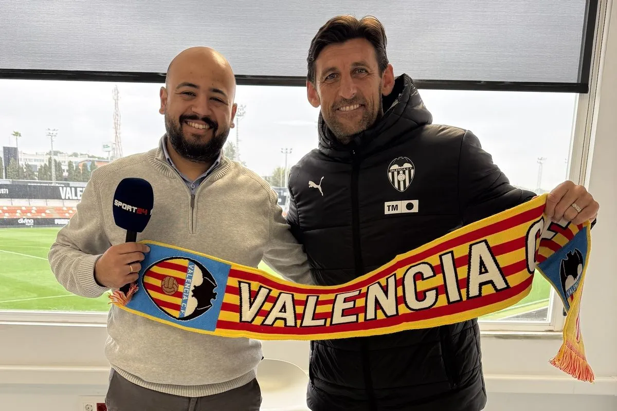 O θρύλος της Βαλένθια, Μιγκέλ Άνχελ Ανγκούλο μαζί με τον Διευθυντή σύνταξης του SPORT24, Ηλία Καλλονά