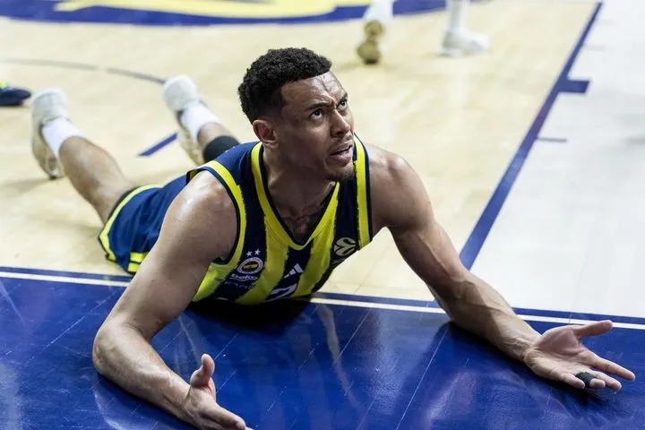 Αυτός είναι ο λόγος της κατάρρευσης της Φενέρ