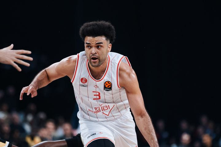 Καταργήθηκε η λογική στο Μπασκόνια – Χάποελ: Έβαλαν 131 πόντους στο πρώτο μέρος με εξωφρενικά ποσοστά