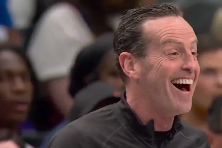 Ο μαγικός κόσμος του ΝΒΑ: Οι διαιτητές του Μάβερικς – Καβαλίερς έδωσαν κατοχή σε λάθος ομάδα και εκείνη πήγε να επιτεθεί στο λάθος καλάθι