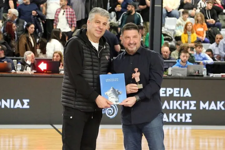 Ο Νίκος Χαρδαλιάς βραβεύτηκε για την προσφορά του στο Μπάσκετ Γυναικών