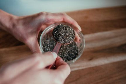 Το λάθος που κάνεις όταν τρως chia και χάνεις τα οφέλη