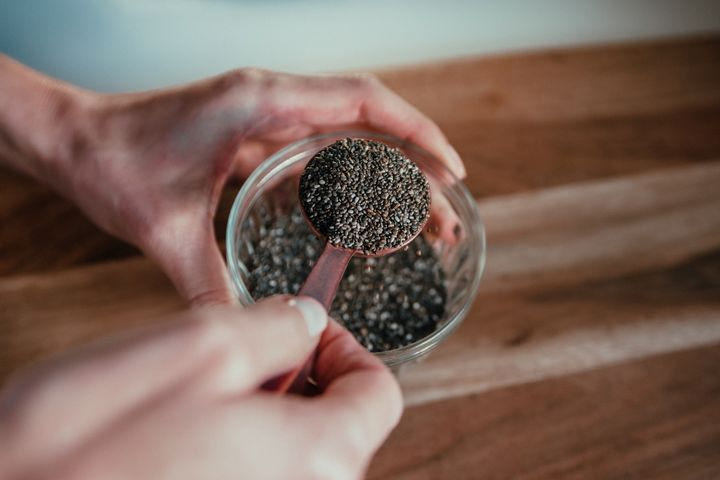 Το λάθος που κάνεις όταν τρως chia και χάνεις τα οφέλη