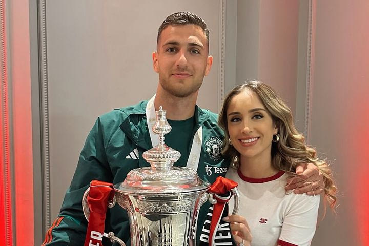 Γιουνάιτεντ: Ο Νταλότ και η σύζυγός του απέκτησαν το δεύτερο παιδί τους