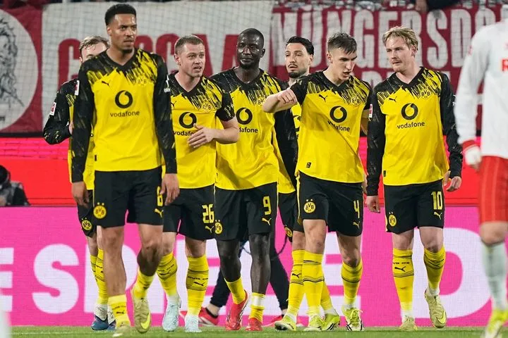 Η Ντόρτμουντ άφησε πίσω της την ήττα στο Klassiker με διπλό στην Κολωνία