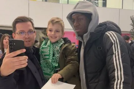 Οι παίκτες του Παναθηναϊκού AKTOR έγιναν πόλος έλξης στο αεροδρόμιο του Σαράγεβο