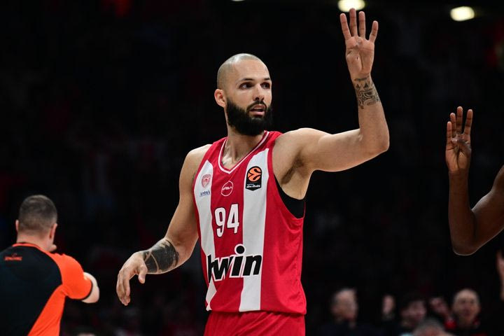 Ολυμπιακός – Φενέρμπαχτσε: Εντυπωσιακό πρώτο ημίχρονο από τον Εβάν Φουρνιέ