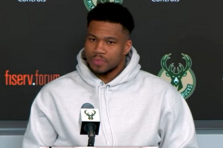 Αντετοκούνμπο: “Προσπαθώ να μην παίρνω τίποτα δεδομένο – Προχωρώντας μπροστά πρέπει να είμαι πιο έξυπνος”