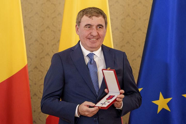 Ο Χάτζι παίρνει τη σκυτάλη από τον Λουτσέσκου στον πάγκο της εθνικής Ρουμανίας