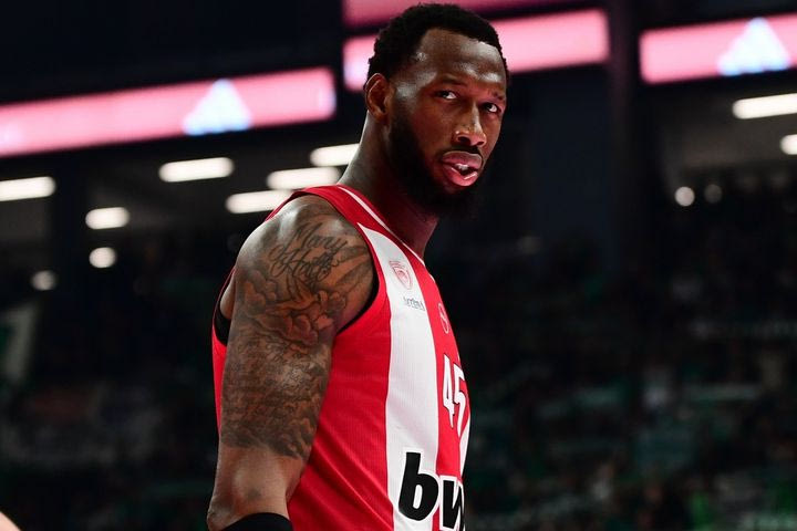 Παναθηναϊκός AKTOR – Ολυμπιακός: Οι 28 πόντοι που πρόσφερε ο Λαρεντζάκης, οι 33 “ερυθρόλευκοι” πόντοι σε κατάσταση Pick and Roll και ο κυρίαρχος Χολ