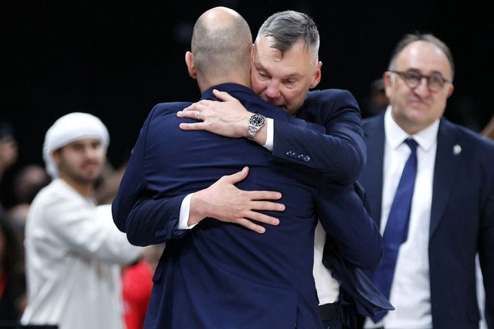 Το πάρτι γενεθλίων του Σάρας με επίτιμο καλεσμένο τον Σπανούλη