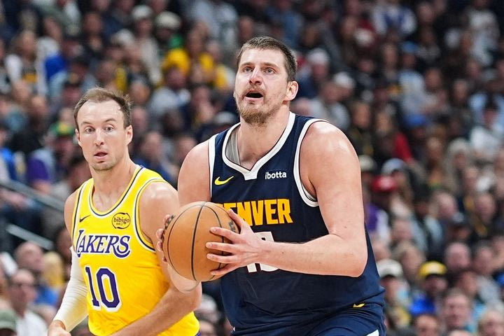 Νάγκετς – Λέικερς: Το triple-double του Γιόκιτς χάλασε το πάρτι του ΛεΜπρόν για το προσπέρασμα στον Αμπντούλ-Τζαμπάρ