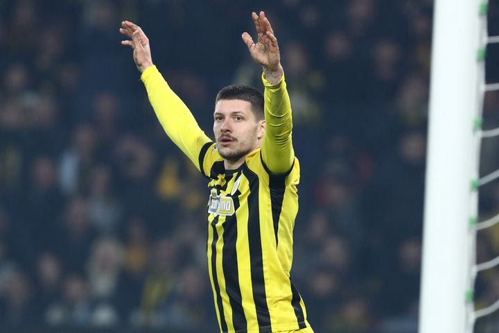 Η απίθανη απόδοση να σηκώσει πρωτάθλημα και Conference η ΑΕΚ