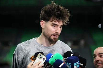 Χουάντσο: "Είμαι χαρούμενος για τον Λεσόρ, βλέπαμε καθημερινά τα πάνω, τα κάτω, την απόγνωση, τον θυμό, την υπομονή"