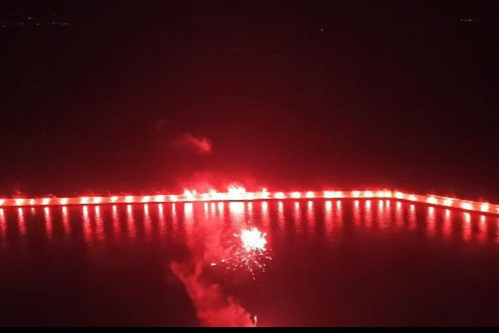 Καλαμάτα: Συνεχίζονται οι εορτασμοί της ανόδου, εντυπωσιακό pyro show στο λιμάνι