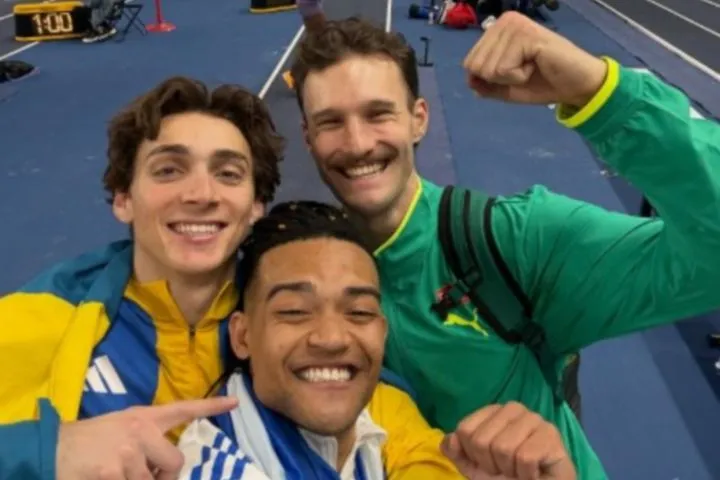 Η selfie του Καραλή μαζί με Ντουπλάντις και Μάρσαλ