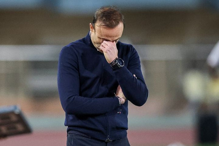 Έξαλλος ο Κόντης: “Ή θα κερδίζουμε με 3-0 ή θα χάνουμε με 4-0, ο Σαλσίδο ήταν αδιάφορος όταν μπήκε”