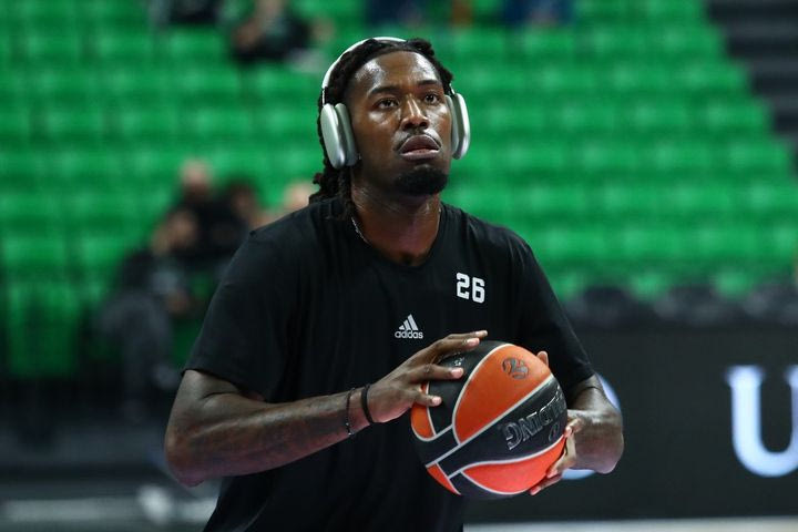 Παναθηναϊκός AKTOR – Ζάλγκιρις: Βγήκε για ζέσταμα στο Telekom Center Athens ο Λεσόρ