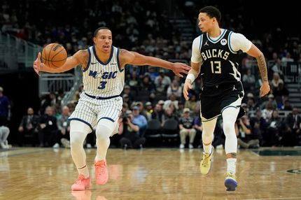 Οι Μάτζικ διέλυσαν τους Μπακς και έφυγαν με το διπλό - Δεν αγωνίστηκε ο Αντετοκούνμπο