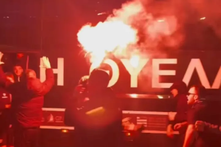 Πάρτι από νωρίς: Χαμός στα Μέγαρα για την αποστολή της Καλαμάτας