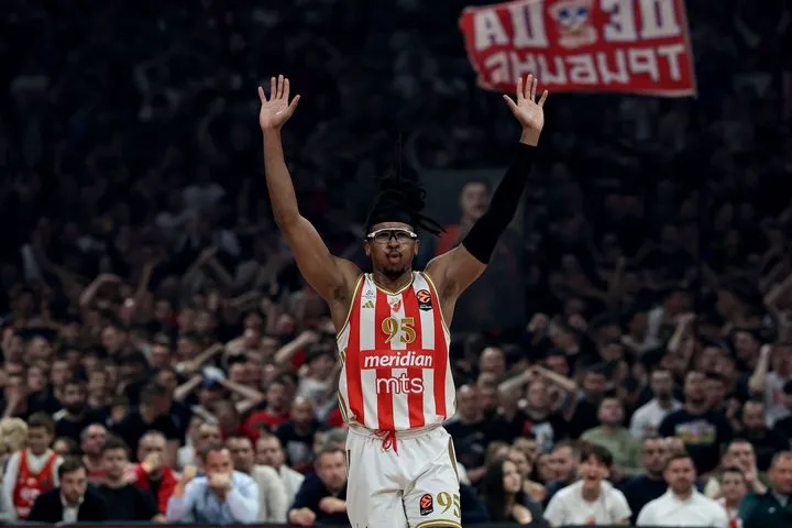 Ο Τσίμα Μονέκε πιστεύει ότι μόνο ένας πάουερ φόργουορντ είναι καλύτερος από εκείνον σε όλη την EuroLeague