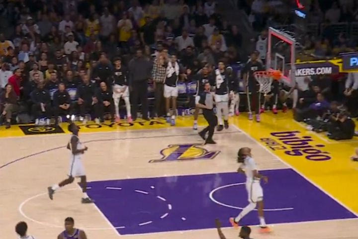 NBA: Τα έξι buzzer-beater της βραδιάς- Λυτρωτής Λέοναρντ, από το κέντρο ο Γιόκιτς