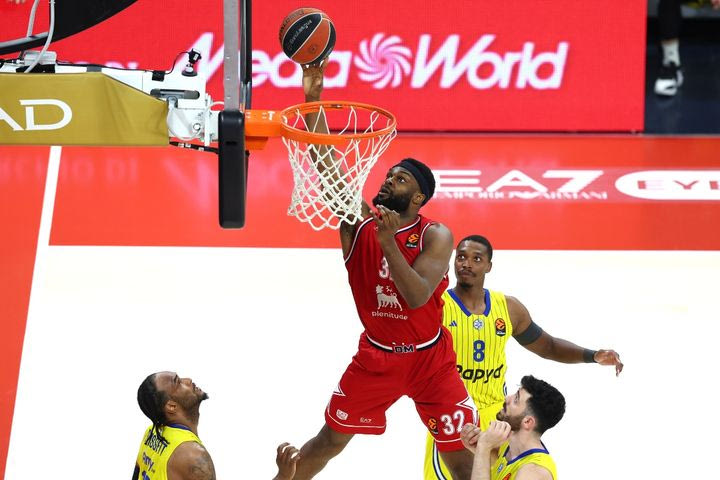 Αρμάνι – Μακάμπι Τελ Αβίβ 96-87: Ο εκπληκτικός Νίμπο με double-double οδήγησε τους γηπεδούχους στη νίκη κόντρα στην ομάδα του Τελ Αβίβ