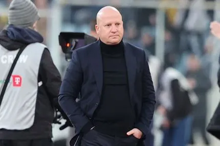 Ο Τσιμεντερίδης απέβαλε τον Νίκολιτς στην ανάπαυλα του ημιχρόνου