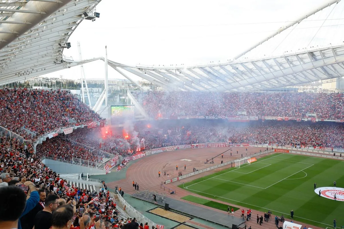 Οι φίλοι του Ολυμπιακού στο ΟΑΚΑ