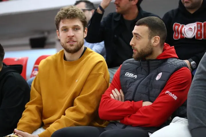 Βεζένκοβ και Νετζήπογλου στο ντέρμπι πόλο Ολυμπιακός – Παναθηναϊκός