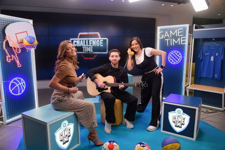 Η Χρύσπα κάνει show στο Allwyn Game Time με μπαγλαμά και νότες