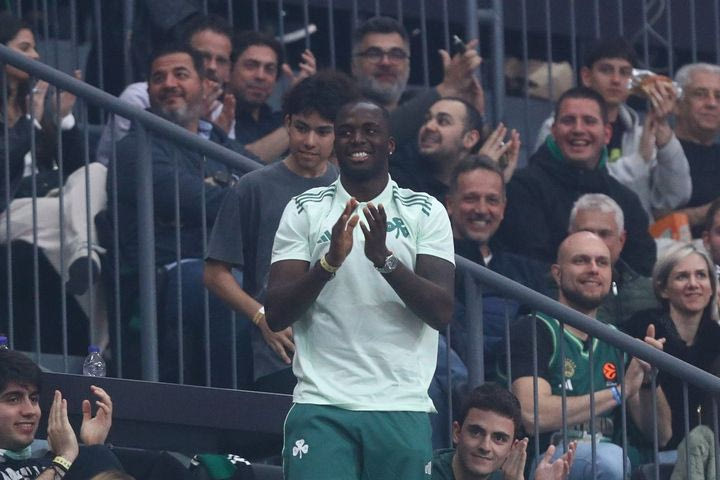 Από το ΟΑΚΑ στο Telekom Center Athens ο Ανδρέας Τεττέη που αποθεώθηκε από τον κόσμο των πρασίνων