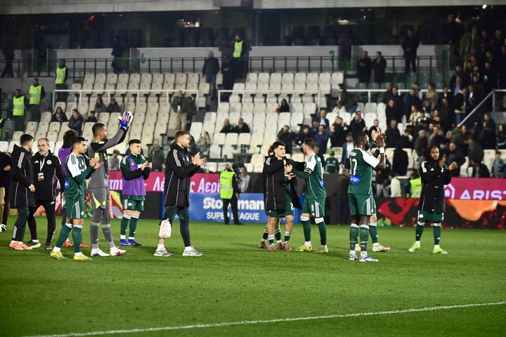 Παναθηναϊκός: Η αποθέωση των παικτών του Μπενίτεθ από τους οπαδούς του τριφυλλιού, μετά από την τεσσάρα επί του ΟΦΗ