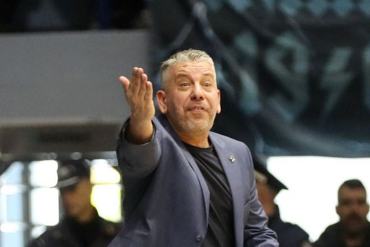 Παπαθεοδώρου στο ημίχρονο του Ηρακλής – Μαρούσι: “Να μην δημιουργήσουμε νέο πανελλήνιο ρεκόρ στις βολές”