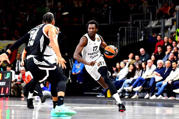 Με double-double εμφάνιση του Μπόνγκα η Παρτίζαν επικράτησε της Βίρτους και επέστρεψε στις νίκες