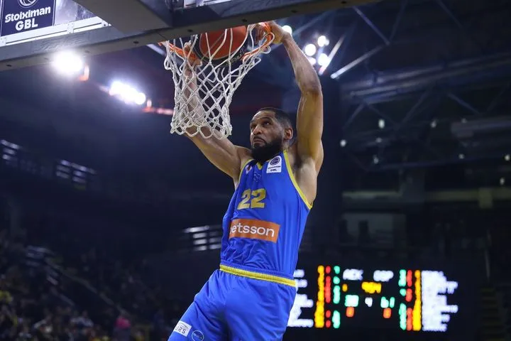 Το Περιστέρι Betsson θριάμβευσε στη Sunel Arena, η ΑΕΚ πήγε για την ανατροπή