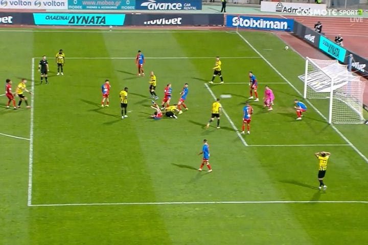 H σουτάρα του Ρέλβας για το 2-2 της ΑΕΚ στο 90+8'