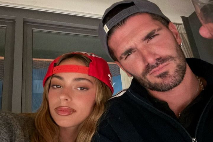 Διάσημη τραγουδίστρια έστελνε μηνύματα στον Ντε Πολ και προκάλεσε την αντίδραση της Τίνι Στοέσελ