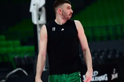 Ρογκαβόπουλος: "Είναι ένα τεράστιο ντέρμπι, αλλά πρέπει να δούμε το παιχνίδι καθαρά βαθμολογικά, γιατί έχουμε μείνει λίγο πίσω"